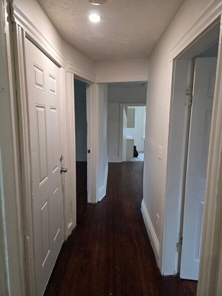 Building Photo - 983 Portland Ave