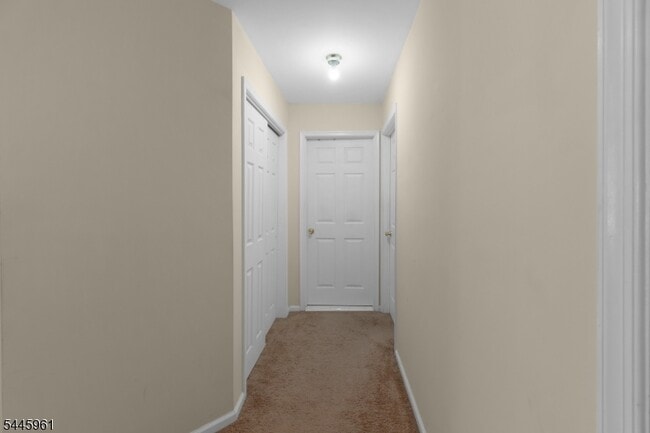Building Photo - 158 Autumn Ridge Rd