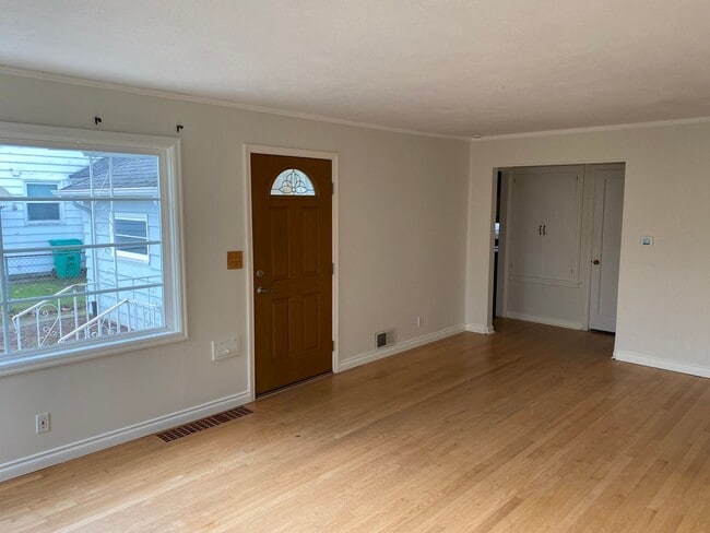 Building Photo - 6144 N Willamette Blvd