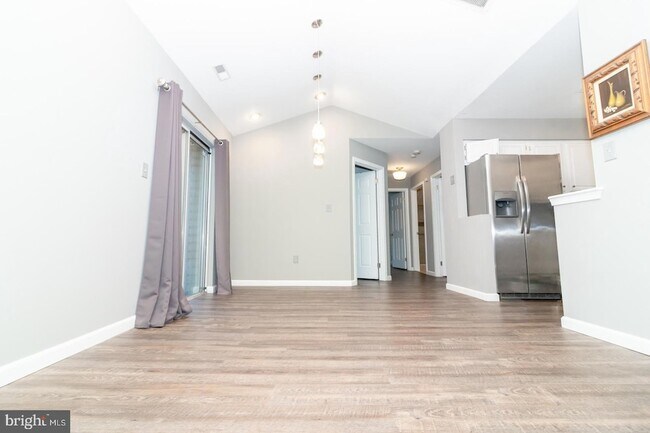Building Photo - 721 Walden Cir