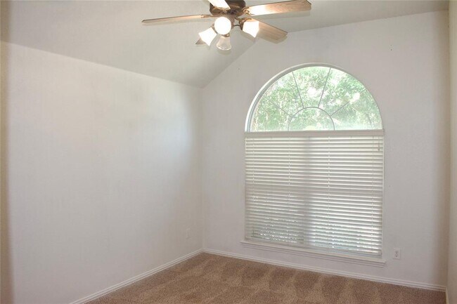 Building Photo - 1001 Emory Fields Cove