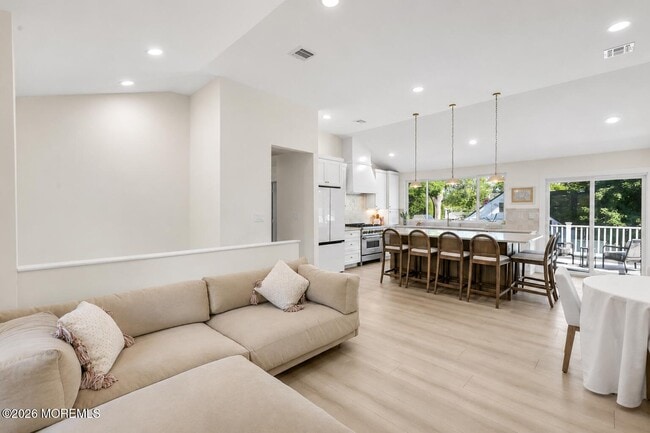 Building Photo - 53 Field Ave