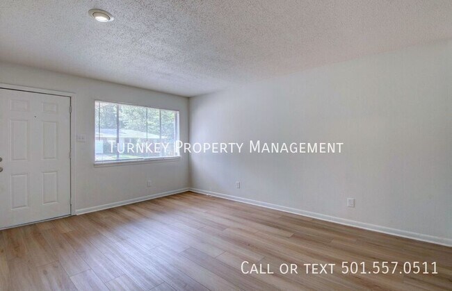 Building Photo - 2509 Vancouver Dr