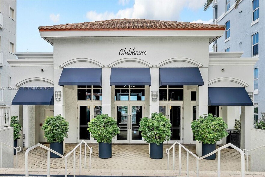 Building Photo - 255 Evernia St