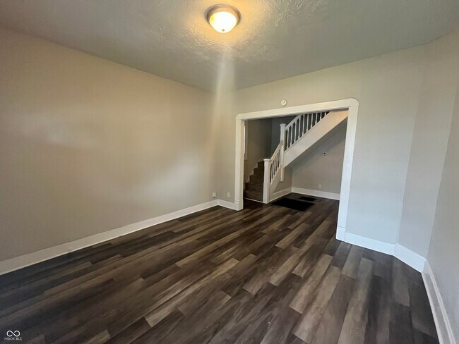 Building Photo - 2114 S Woodlawn Ave