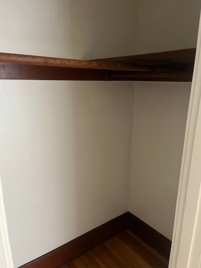 Building Photo - DEA-1061-KALMIA ST