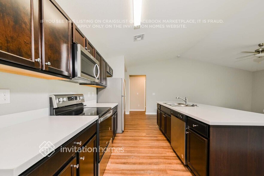 Building Photo - 22488 La Guardia Ave