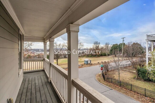 Building Photo - 1801 Sevier St