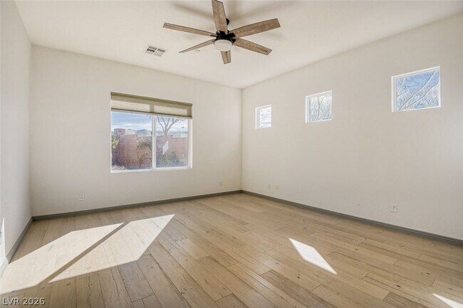 Building Photo - 2532 Ballatore St