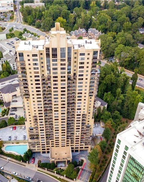 Building Photo - 3481 Lakeside Dr NE