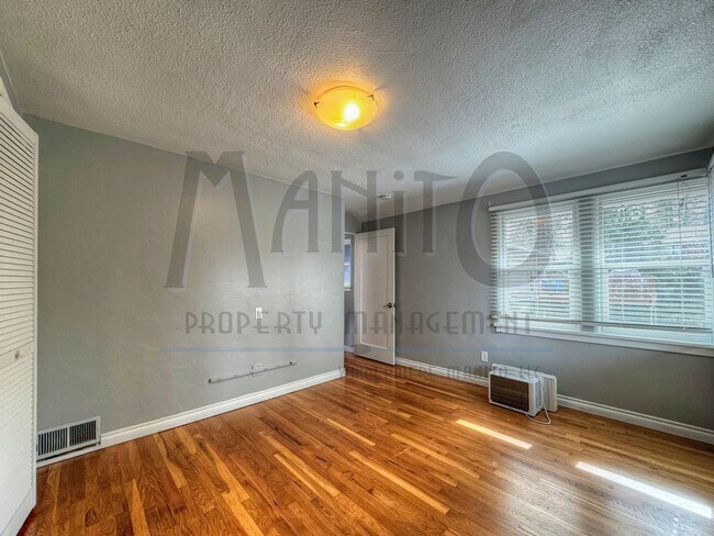 Building Photo - 1624 S Grand Blvd