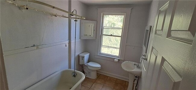 Building Photo - 2517 Olive St