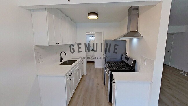 Building Photo - Stunning 2nd Story 3 Bedroom Condo in Woodlake Villas, La Habra