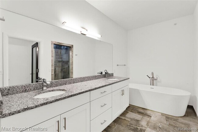 Building Photo - 431 S Eton St