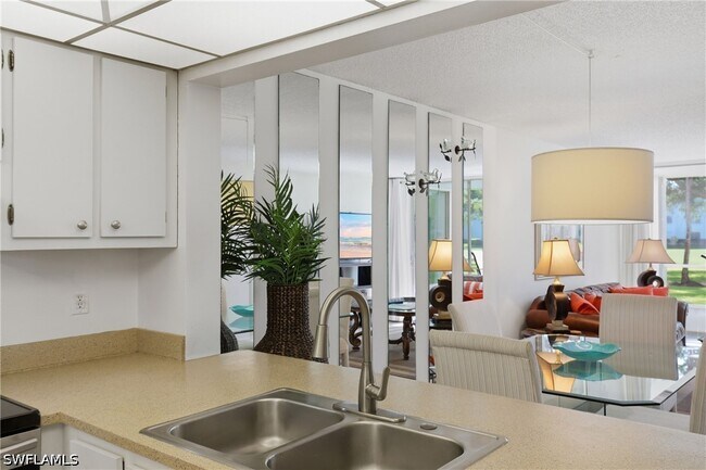 Building Photo - 1086 Forest Lakes Dr