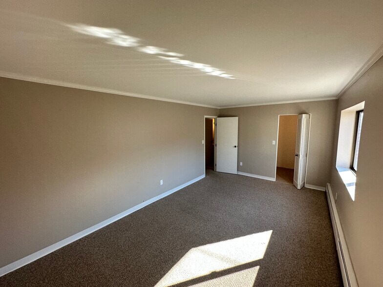 Building Photo - 43-51-51 Albion St