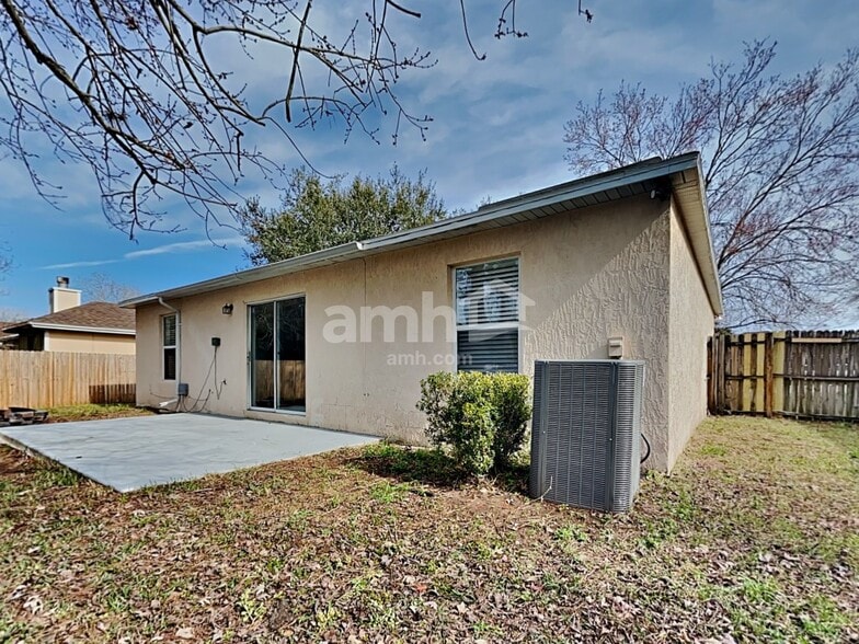 Building Photo - 3460 Wentworth Cir E