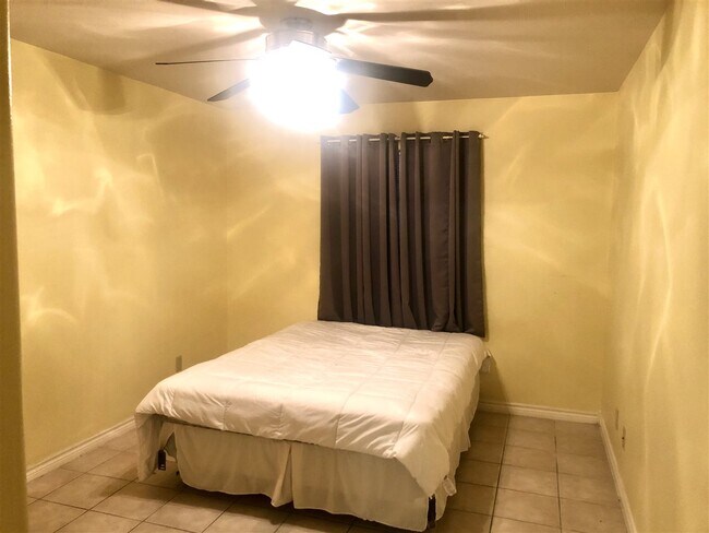 Building Photo - 9802 Cantera Ct