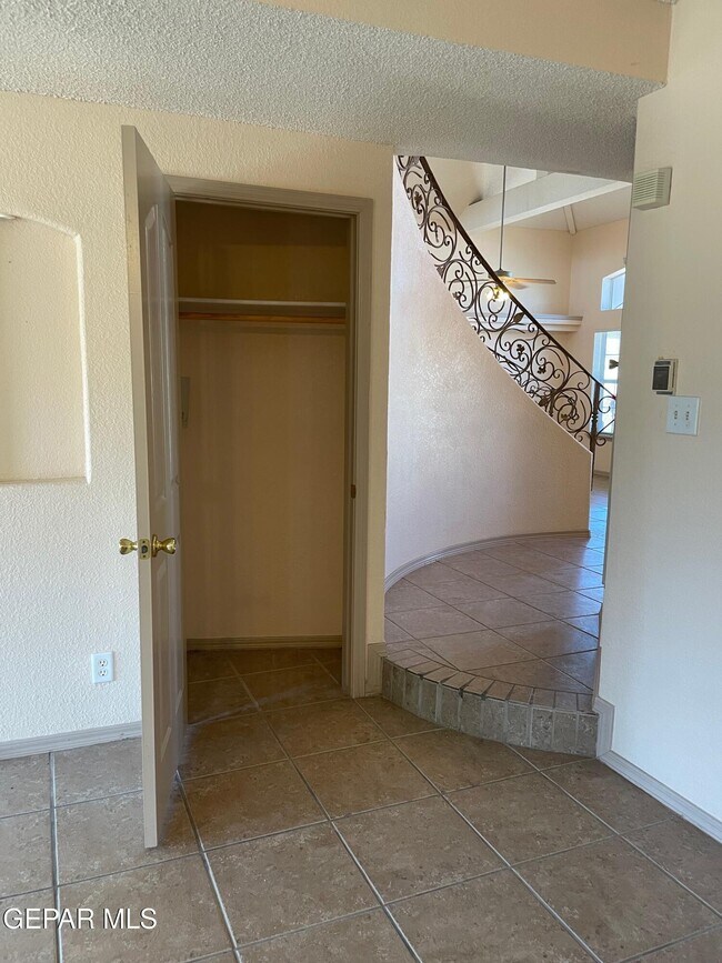 Building Photo - 12828 Tierra Ayala Dr