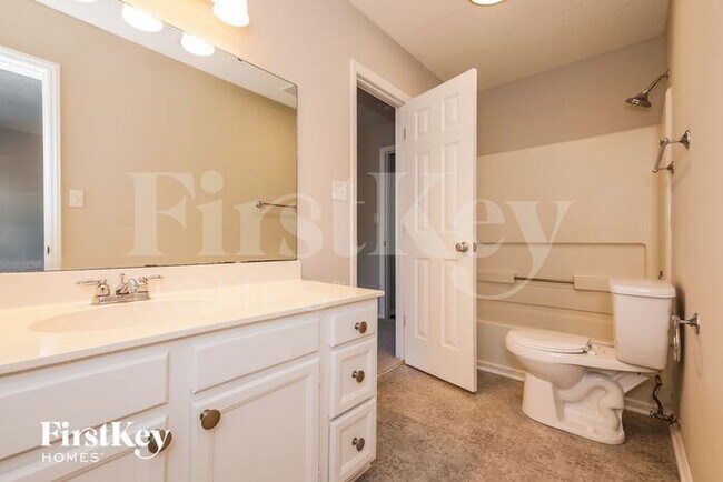 Building Photo - 13835 Poppleton Ct