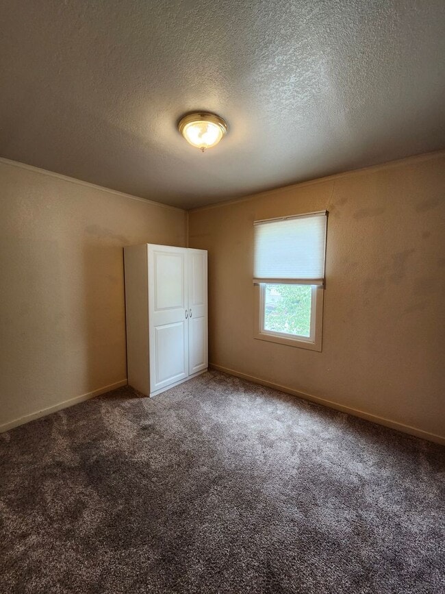 Building Photo - 1209to
