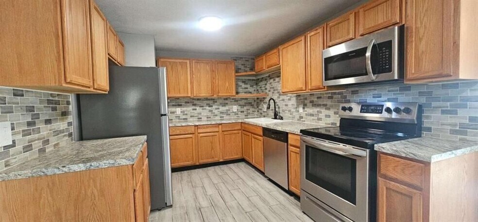 Building Photo - 6131 Rockbridge Rd SW