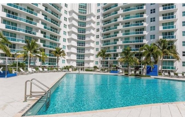 Building Photo - 7900 Harbor Island Dr