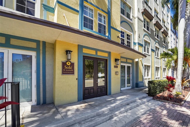 Building Photo - 533 NE 3rd Ave