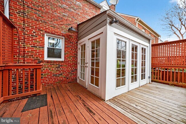 Building Photo - 4428 Butterworth Pl NW