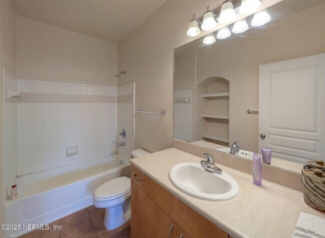 Building Photo - 1300 Riverplace Blvd