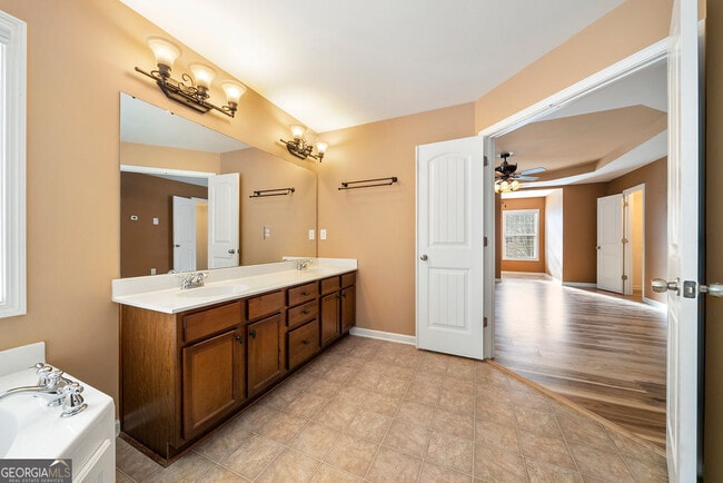 Building Photo - 3325 Earhart Way