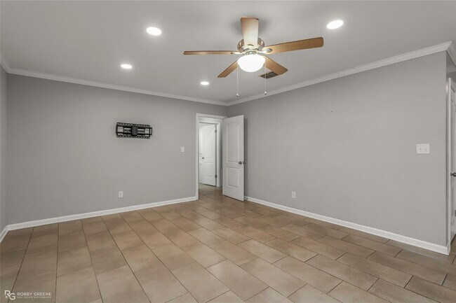 Building Photo - 9346 Shartel Dr