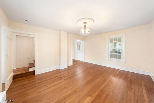 Building Photo - 289 Bennetts Ln