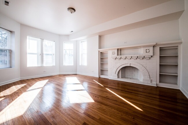 Building Photo - 7748 S East End Ave