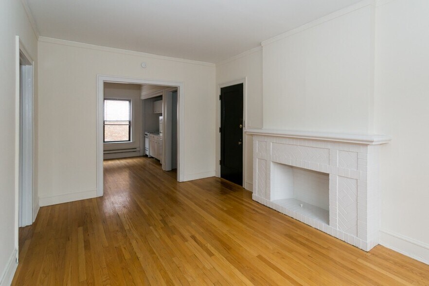 Building Photo - 805 Dempster St