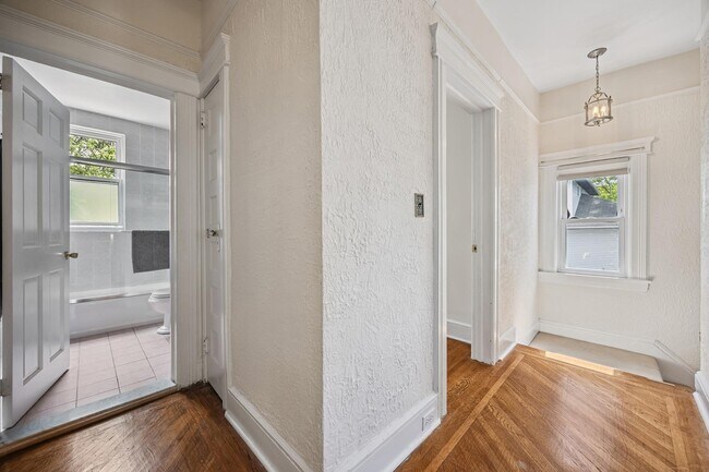 Building Photo - 179 Woodruff Ave