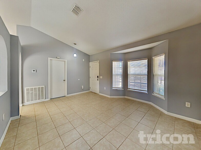 Building Photo - 810 Ognon Ct