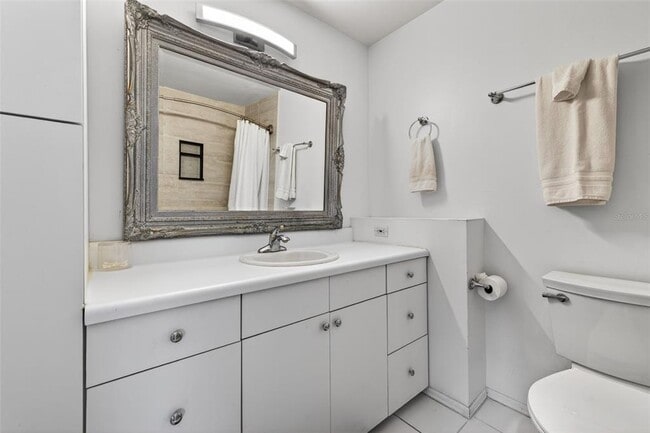 Building Photo - 8705 Bay Pointe Dr