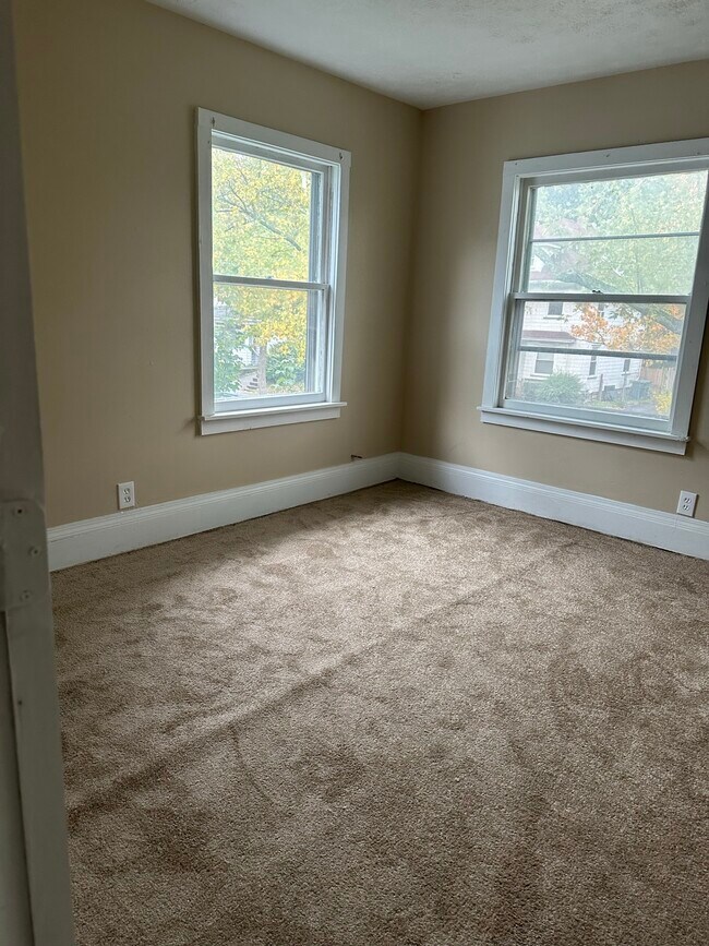 Building Photo - 297 Cedarwood Ter