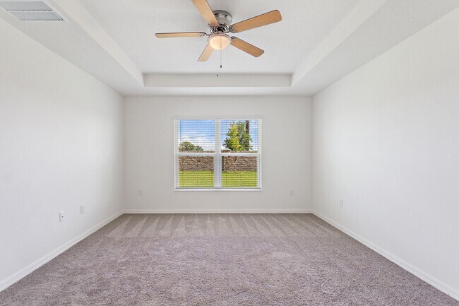 Building Photo - Beautiful Newer Build! Pet-Friendly 4-Bedr...