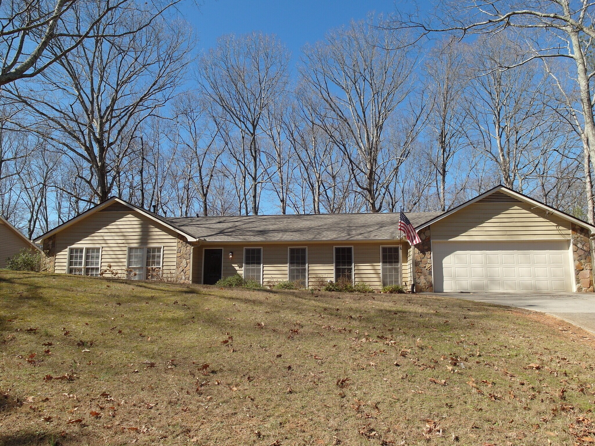 Building Photo - 3193 North Hembree Road