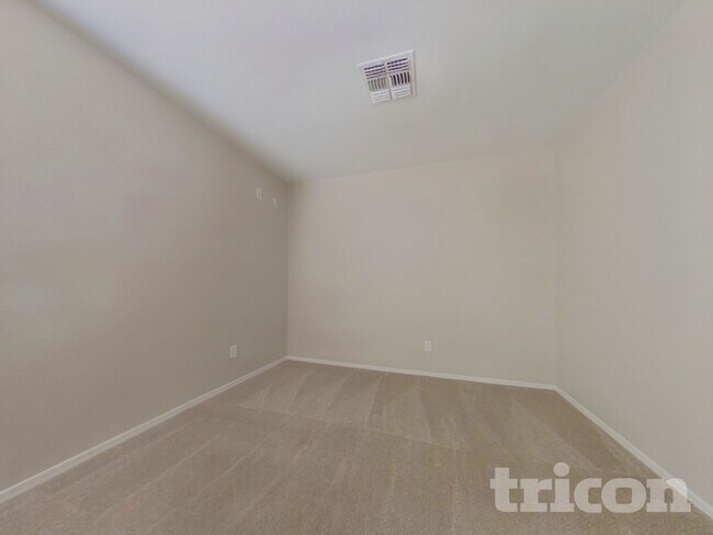 Building Photo - 15034 N 146th Ln