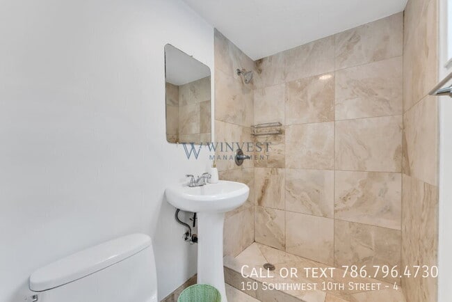 Building Photo - 150 SW 10th St