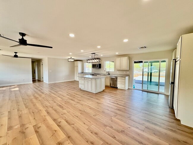 Building Photo - 17220 E Desert Ln