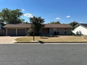 Building Photo - 3510 Roanoke Dr