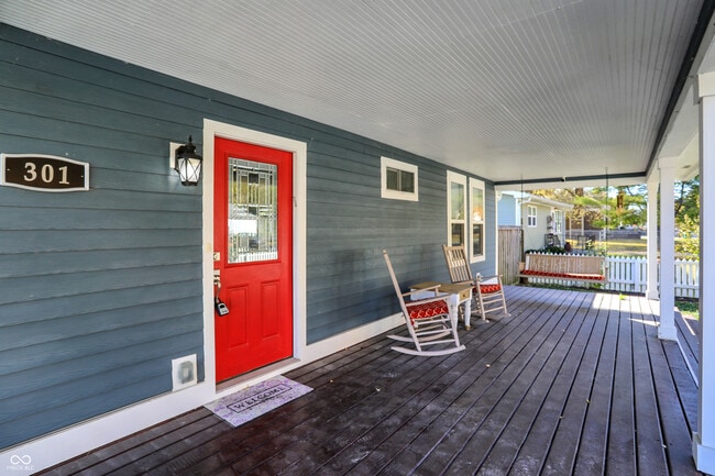 Building Photo - 301 W Pierce St