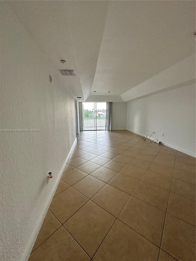 Building Photo - 10700 NW 66th St