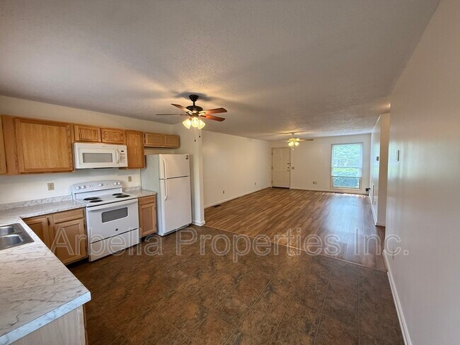 Building Photo - 115 Rowe Ln