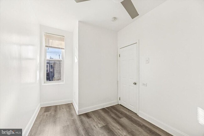 Building Photo - 2336 Pierce St