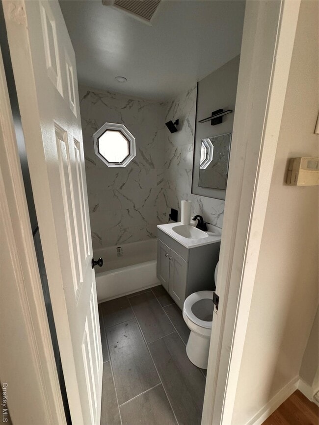 Building Photo - 282 16th St